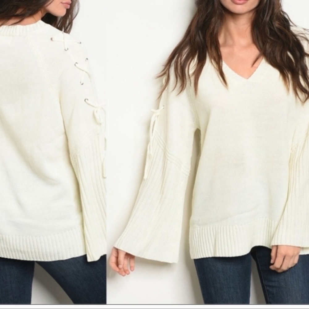NWOT Loveriche Ivory Pullover Sweater With Side Lacing On Sleeve. Women's Large.